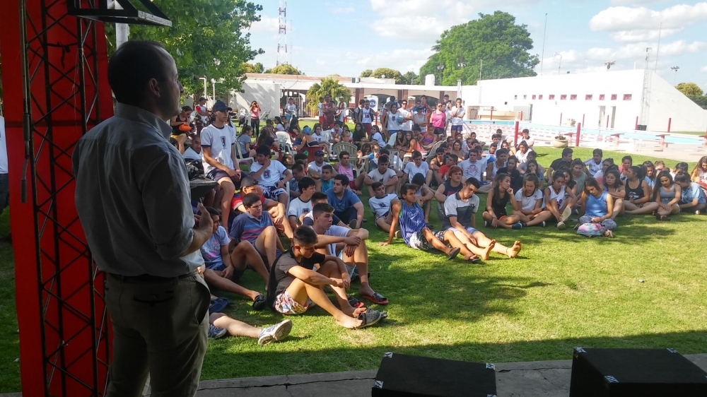 CUESTA EN EL CIERRE DE LOS PROGRAMAS MUNICIPAL Y PROVINCIAL DE NATACION.